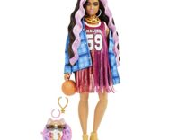 Barbie Extra Bambola Fashion n.13 con abito stile Basket, Shorts e cucciolo